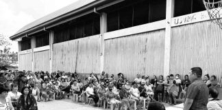 Barangay Captain Karl John Lapascua of San Pedro, Molo, Iloilo City led the recent barangay general assembly. The residents were briefed about the illegal act of selling of rights and houses at the property of the city government as well as their impending relocation.