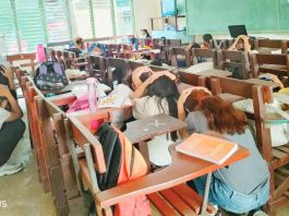 Students and teachers of Pavia National High School in Pavia, Iloilo perform the “drop, cover, hold, clear, and out” scenario during a nationwide simultaneous earthquake drill. PN FILE PHOTO