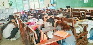 Students and teachers of Pavia National High School in Pavia, Iloilo perform the “drop, cover, hold, clear, and out” scenario during a nationwide simultaneous earthquake drill. PN FILE PHOTO