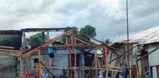 Fire victims from barangays West Habog-Habog and San Juan in Molo, Iloilo City went back to the fire site and started rebuilding their houses. AJ PALCULLO/PN