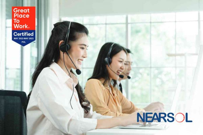 Group,Of,Asian,Employee,Work,In,Telemarketing,Customer,Service,Teams.