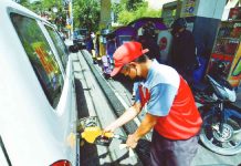 Oil companies set mixed fuel price movements starting today Oil companies announced yesterday that diesel prices will be reduced by P3 per liter, gasoline by P2.10 per liter and kerosene by P2:30 per liter today. ABS-CBN NEWS PHOTO