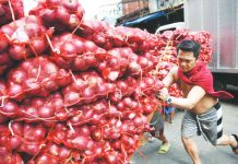 PCC to finish probe into alleged onion cartels in next three months Latest Department of Agriculture data showed prices of onions in Metro Manila ranged from P80 to P160 for imported and P90 to P200 for local as of Feb. 24, 2023. PHOTO COURTESY OF GMA NEWS