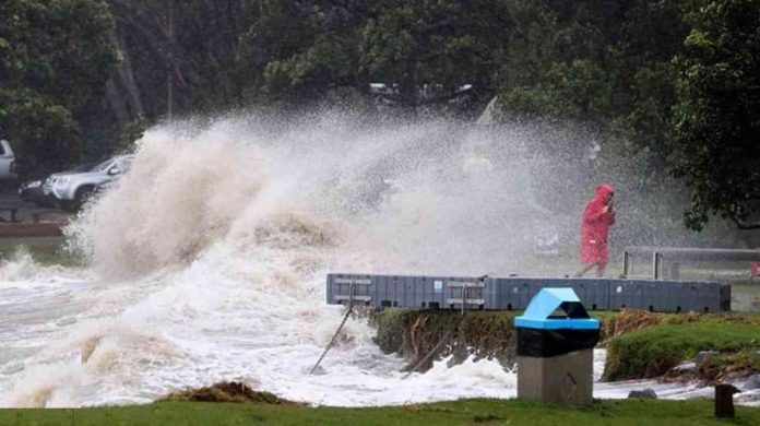 world New Zealand Cyclone Gabrielle lashes New Zealand with huge waves and heavy rain. BBC