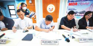 Mayor Jerry P. Treñas, Undersecretary Roland Samuel T. Young of the Department of Human Settlements and Urban Development (DHSUD) and Engr. Noli D. Armada, OIC VP for Visayas and Mindanao Housing Lending Operations of Pag-IBIG, lead the Memorandum of Agreement signing for the initial 10,000 housing units for Iloilo City under DHSUD’s flagship program “Pambansang Pabahay Para sa Pilipino: Zero ISF Program for 2028”, on Tuesday, Feb. 28. Witnessing the signing are Uswag Ilonggo party-list’s Rep. James “Jojo” Ang and Vice Mayor Jeffrey Ganzon. ILOILO CITY MAYOR’S OFFICE PHOTO