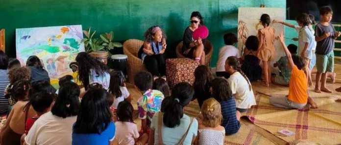 Vanessa 2 Vanessa Hudgens bonds with kids at the Earth School in Lio, El Nido, Palawan.