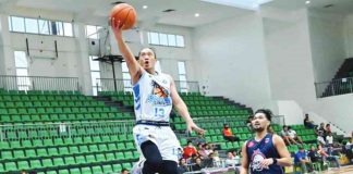 Boracay Islanders’ Anthony “Jayjay” Helterbrand stretches for a layup as a Bagong Cabuyao Homelab Nation defender looks on. PSL PHOTO