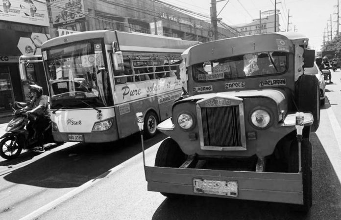 e-vehicles A public utility jeepney (right) travels next to an electric-powered Star 8 minibus (left). A chemist and university professor said the introduction of electric vehicles to the country can help reduce the emissions of greenhouse gasses which are harmful to the environment. FRANCIS R. MALASIG/EPA-EFE PHOTO