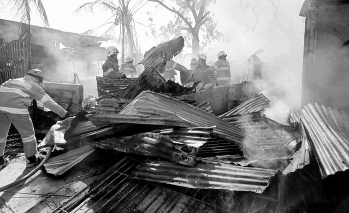 fire Fire razes five houses in Barangay Lanit, Jaro, Iloilo City on Wednesday afternoon, March 22. AJ PALCULLO/PN