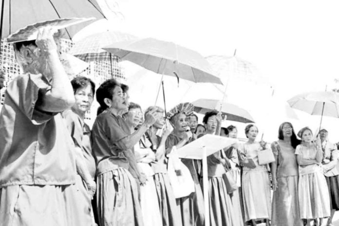 PAINFUL MEMORY. The group Malaya Lolas (Free Grandmothers), made up of surviving victims of sexual slavery during the Japanese occupation, recounted their experiences through songs in this 2007 gathering in Candaba, Pampanga province. PHOTO BY TONETTE T. OREJAS / INQUIRER CENTRAL LUZON