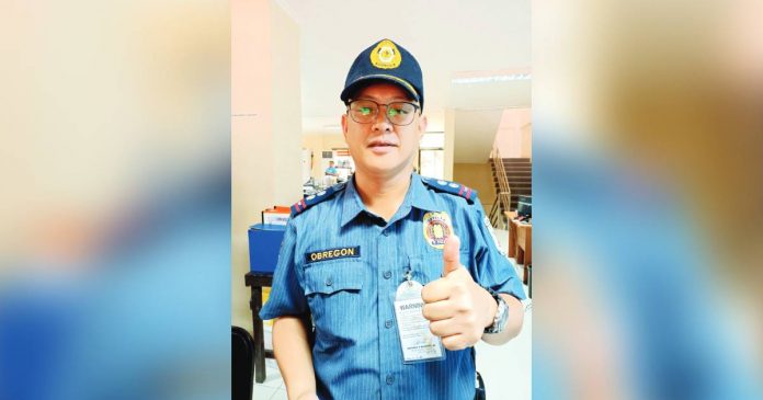 Police Lieutenant Colonel Rene Obregon of the Iloilo City Police Office said 167 police officers will be deployed in churches, transport terminals, esplanades, malls, and plazas in the city to ensure the smooth observance of Holy Week. AJ PALCULLO/PN