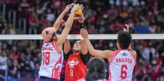 Creamline Cool Smashers’ Diana Carlos (18) blocks the shot of Ilongga Aiza Maizo-Pontillas of Petro Gazz Angels (in red). PVL PHOTO