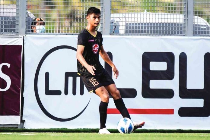 sports kaya Jarvey Gayoso kicks off the scoring for Kaya Futbol Club-Iloilo against Stallion-Laguna Football Club with a third minute conversion. PFL PHOTO