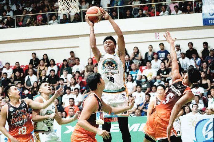 sports negros Jason Melano had another solid game but Negros Muscovados faltered to Imus SV Squad in the endgame. MPBL PHOTO