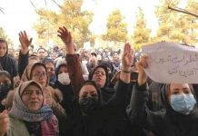 Iran probes poisoning of hundreds of schoolgirls Parents protest in Iran. They are afraid to send their girls to school and are calling for online lessons. IRNA