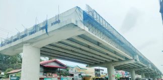 The construction of the Aganan flyover’s main structural frame in Pavia, Iloilo was temporarily suspended beginning December 2022. The Department of Public Works and Highways is considering using steel instead of concrete for the flyover’s girders. AJ PALCULLO/PN