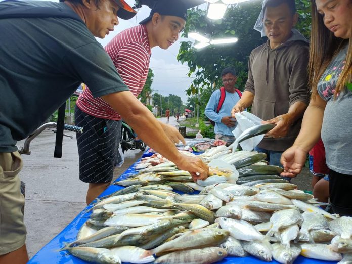 BSP_inflation_resized The decline in prices of fish and other commodities contributed to the easing of price pressures in April. The Bangko Central ng Pilipinas projects a downtrend in inflation this month. AJ PALCULLO/PN