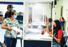 No extension for April 17 ITR filing deadline – BIR Taxpayers file their annual income tax return at a Bureau of Internal Revenue tax filing center. ABS-CBN NEWD/FILE PHOTO