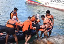 Guimaras prov’l gov’t holds sea tragedy SIMEX Personnel of the Philippine Coast Guard joined the simulation exercise on being drowned after a boat capsized in Guimaras on Thursday, April 20. PROVINCE OF GUIMARAS FB PHOTO