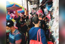 Consumers ‘less pessimistic’ in Q1 People flock to stalls along Calle Real in Iloilo City. AJ PALCULLO/PN