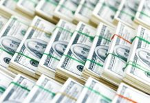 PH gross int’l reserves rise to $105.65 billion in July The gross international reserves rose to USD100.2 billion as of end-March 2023. An economist forecasts a sustained rise of the dollar reserves due to the resiliency of fundamental inflows, such as overseas Filipino workers' remittances and revenues of the business process outsourcing sector. PNA FILE PHOTO