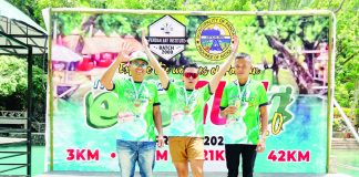 (L-R) Rady Dionio Divinagracia, Ss James Maguillo and Marbert Celiz of Dumangas, Iloilo ran the full marathon (42K) for the first time together.
