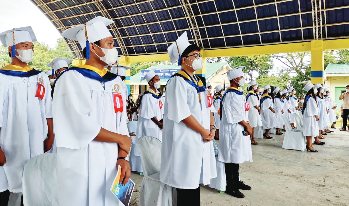 GRAD RITES BACK TO NORMAL Wearing Of Facemask Distancing Now Optional