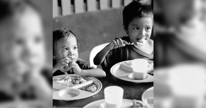 malnutrition According to the Department of Health, one in every three Filipino children under the age of five or about 30 percent are considered stunted. There are an estimated 10 million kids in this age group. PHILIPPINE DAILY INQUIRER PHOTO
