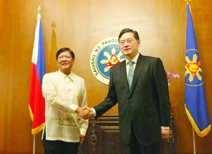 marcos_china_resized President Ferdinand “Bongbong” Marcos Jr. meets with Chinese Foreign Minister Qin Gang in Malacañang. PRESIDENTIAL PHOTOJOURNALISTS ASSOCIATION POOL VIA NESTOR CORRALES, PHILIPPINE DAILY INQUIRER