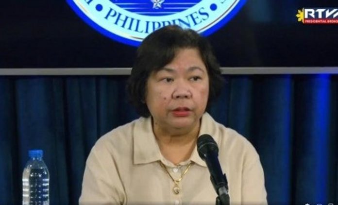 ople_resized “We shall be providing direct cash aid of $200 each to the displaced workers onsite, upon crossing the border,” says Migrant Workers secretary Susan Ople, referring to overseas Filipino workers fleeing the civil war in Sudan.