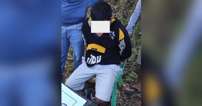 Bingawan 2_superimposed A drug pushing suspect was arrested in Bingawan, Iloilo on Tuesday afternoon, May 9. He also yielded a homemade firearm. IPPO PHOTO