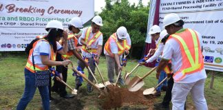 Guimaras’ Gov. JC Rahman Nava led the groundbreaking for the White Copra and RBDO (Refined Bleached Deodorized Oil) Processing Center in Sapal, San Lorenzo town on Friday, May 19. He was joined by Provincial Agriculturist Alvin Nava, Assistant Secretary Vergilio Lazaga of the Cooperative Development Authority, Philippine Coconut Authority Regional manager Neil Melencio, Philmech director IV Dionisio G. Alvindia, and Guimaras Coconut Farmers Agri Cooperative chairman Johnny Galve, among others. GLENDA TAYONA/PN