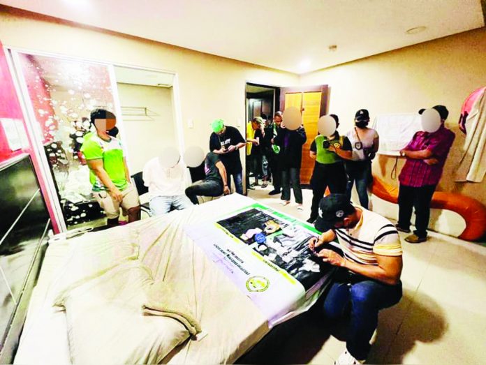 High-value_suspect_resized On Wednesday night, May 3, two high-value drug suspects were arrested in Molo, Iloilo City. PDEA 6 PHOTO