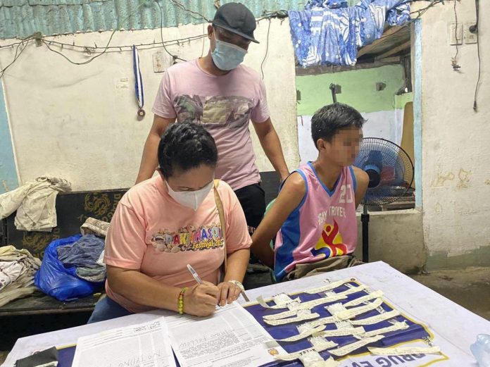 NegOcc_shabu_resized The Bacolod City Police Office-City Drug Enforcement Unit seized P720,800 worth of suspected shabu in Barangay 2 on Wednesday afternoon, May 24. RADYO BANDERA BACOLOD