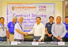 (From left) Sealing the solar farm deal are the Palm Concepcion Power Corporation (PCPC) and Northeast No. 1 Electric Power Construction Co. Ltd. (NEPC) officials led by PCPC Chief Operating Officer Winifredo Pangilinan; PCPC Senior Vice President, Technical Advisor Edwin Ladignon; PCPC President and CEO Nicandro Fucoy; NEPC Power Construction Corp. President Jiang Zhimin; PCPC Vice President for Business Development and Market Operations John Alfonso Miras; NEPC Project Manager Yi Jingyou; and PCPC Assistant Manager for Business Development Kenneth Jorigue.