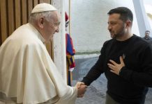 Pope Francis and Ukrainian President Volodymyr Zelensky. EFE