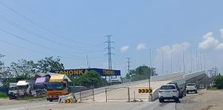 The two-lane Buhang flyover is expected to ease traffic congestion at the intersection of the Iloilo Circumferential Road and the Iloilo-Capiz Road (new route), especially during rush hours. PN PHOTO