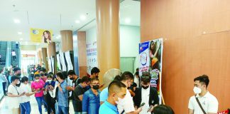 LINE TO EMPLOYMENT? Queuing jobseekers test their luck to get hired on the spot at the Labor Day job fair of the Department of Labor and Employment Region 6 on Monday, May 1. Nearly 5,000 job openings were offered as part of the 121st Labor Day celebration with the theme "Pabahay, Bilihing Abot-Presyo, Benepisyo ng Matatag na Trabaho Para sa Manggagawang Pilipino." AJ PALCULLO/PN
