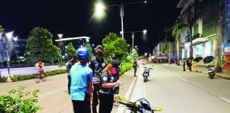 Iloilo City Police Office and Public Safety and Transportation Management Office personnel flag down motorcycles to inspect their mufflers. Stiffer penalty awaits violators of anti-muffler ordinance. PSTMO PHOTO