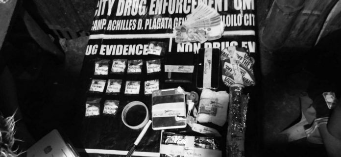 shabu_bw_resized A high-value drug suspect and 10 others were arrested in Jaro, Iloilo City, on Sunday, April 30. An estimated P408,000 worth of suspect shabu was seized. PCADG WESTERN VISAYAS