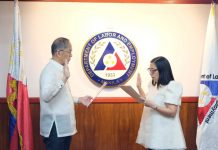 SSS welcomes appointment of Eva Arcos to Social Security Commission Photo shows SSC ex-officio member and Labor Secretary Bienvenido E. Laguesma (left) administering the oath-taking of Commissioner Eva B. Arcos held at the Department of Labor and Employment in Manila.