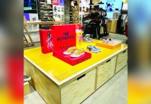 Vans SM City Iloilo showcases the brand's latest footwear, apparel, and accessories dedicated to skateboarding, surfing, art, design and music.