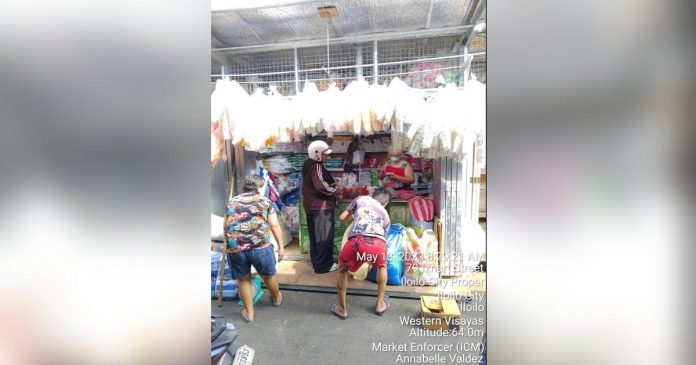 The Iloilo Central Market vendors are relocating to temporary stalls to give way to the market’s redevelopment. The Local Economic Enterprise Office says vendors are given the freedom to modify their stalls. CONTRIBUTED PHOTO