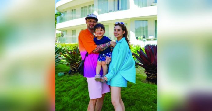 Coleen_superimposed Billy Crawford and Coleen Garcia with their son Amari