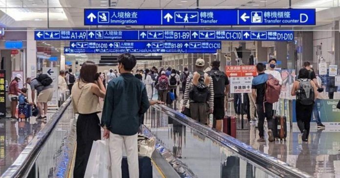 Taiwan-PH_tourists_resized Taiwan’s largest and busiest airport, the Taoyuan International Airport, is experiencing rising passenger volume as Taiwan reopens its border and eases protocols. To date, Taiwan remains visa-free for Filipino tourists. PHOTO COURTESY OF PNA