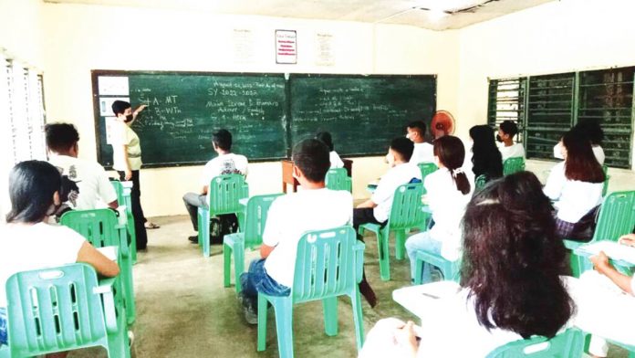 early registration The Department of Education said there were over 380,000 early registrants for public schools in Western Visayas for school year 2023-2024. Early registration gives schools time for necessary preparations and adjustments. BOMBO RADY O ILOILO