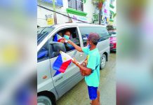 Vendors sell miniature PH flags ahead of Independence Day Ernesto Magsino said, beyond income, he sells Philippine Flags to show his loyalty to the country and to remind his fellow Ilonggos of the significance of Independence Day. AJ PALCULLO/PN