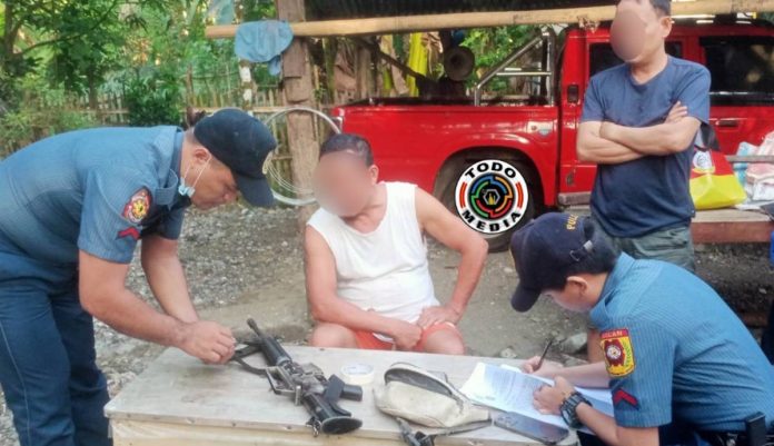 gun, ammo A high-powered gun with live ammunition was seized from a local government employee in Madalag, Aklan yesterday morning, June 14. PCADG WESTERN VISAYAS FB PHOTO