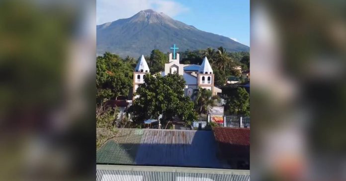 kanlaon The Philippine Institute of Volcanology and Seismology observed at least three volcanic earthquakes at the Kanlaon Volcano on Friday, June 9, with the volcano's edifice inflated. SCREENGRABBED FROM CHOY LANDO PHOTOGRAPHY FB PAGE