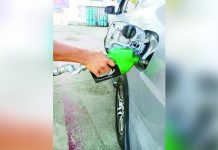 Petron Corp. will reduce prices per liter of gasoline by P0.60, diesel by P0.30, and kerosene by P0.60 today. AJ PALCULLO/PN